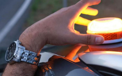 Señal luminosa de emergencia V-16