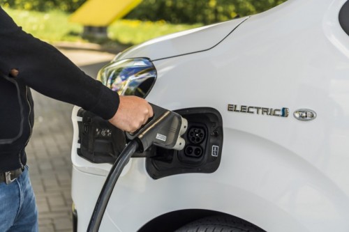 furgón eléctrico toyota