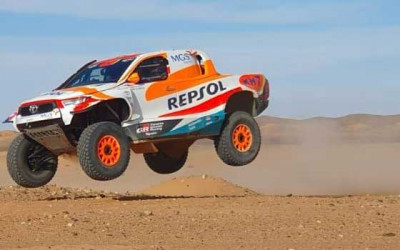 Kobe Motor experiencia en las dunas con Toyota Hilux T1+