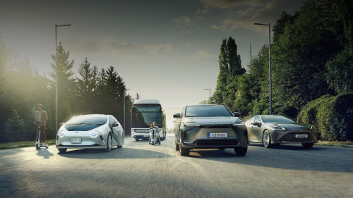 coches electricos de Toyota con etiqueta CERO de la DGT