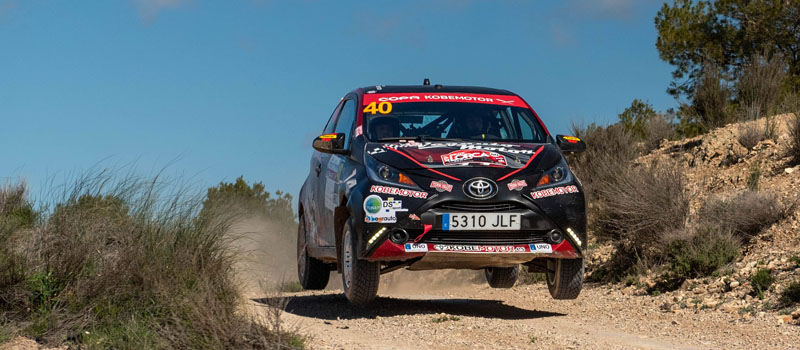 Toyota Aygo de la Copa Kobe de Rallyes durante un tramo en Lorca