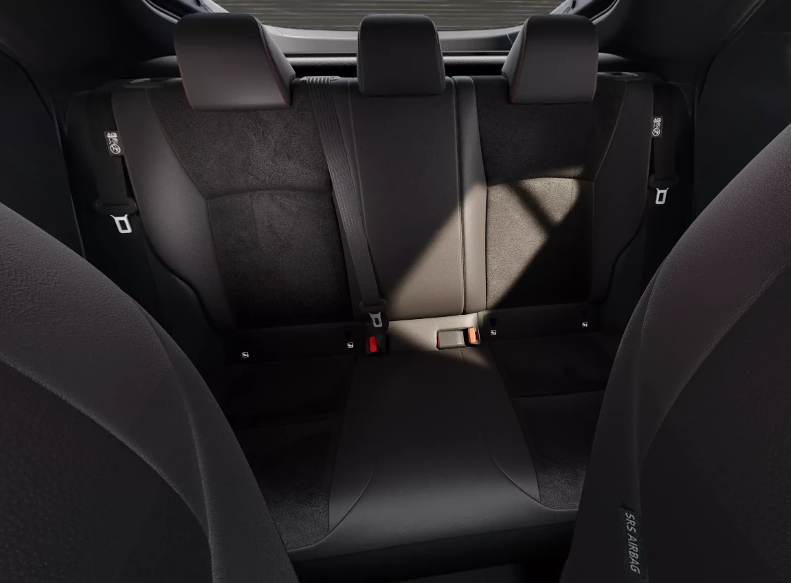 Toyota chr GR sport Black ED, asientos traseros , color negro azabache